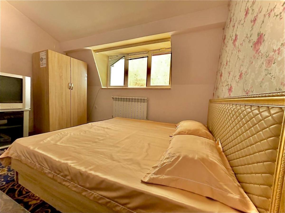 Crystal Villa Hotel Erywań Zewnętrze zdjęcie