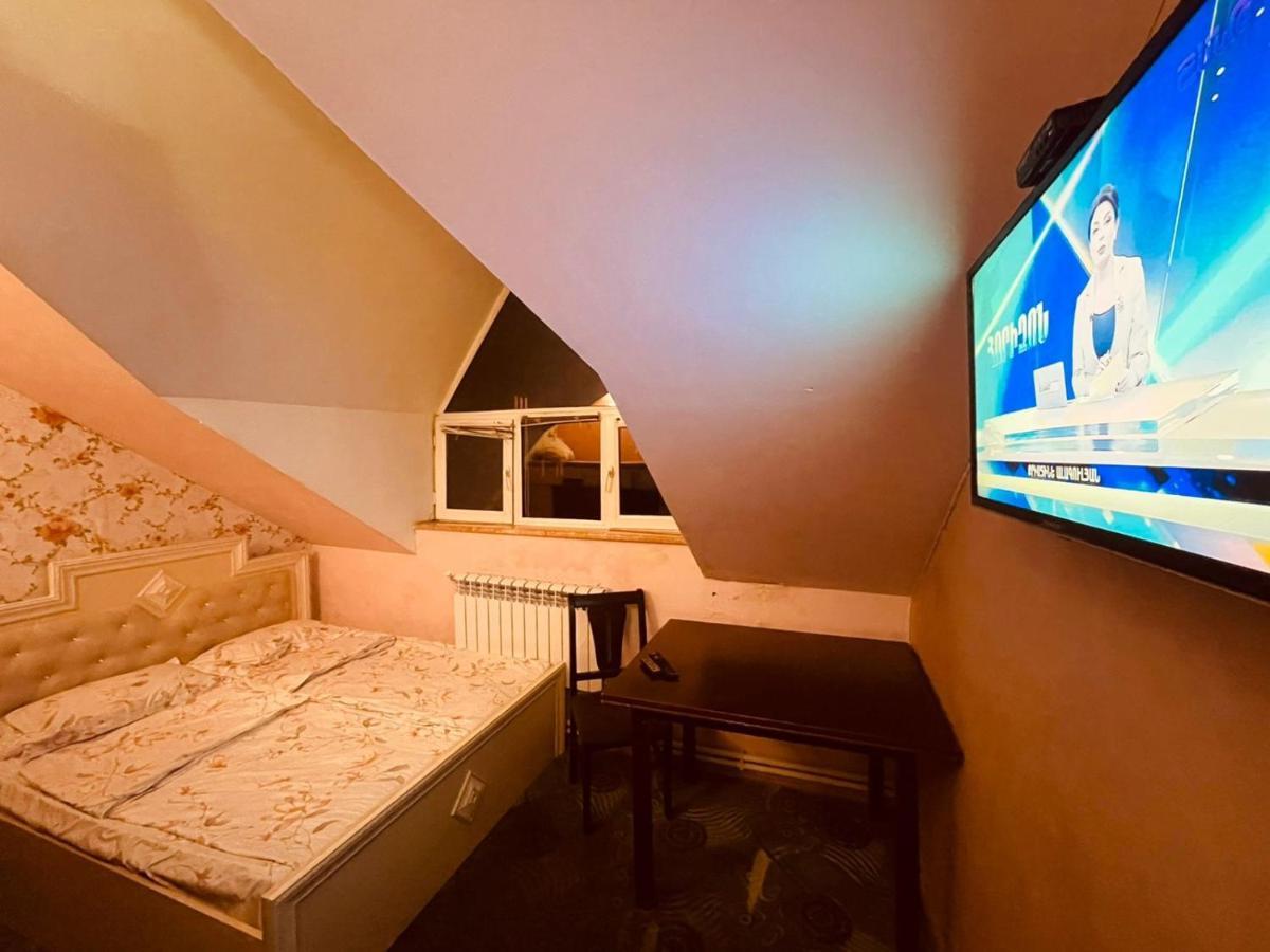 Crystal Villa Hotel Erywań Zewnętrze zdjęcie